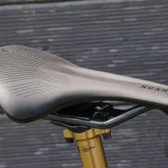 Jak wybrać najwygodniejsze siodełko do roweru crossowego? Poznaj kryteria