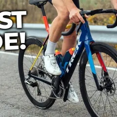 Trek Emonda 2025: Dlaczego profesjonalni kolarze go pokochali?