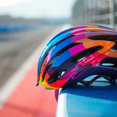 Kask Ekoi: Dlaczego profesjonalni kolarze właśnie jego wybierają?