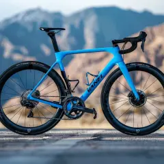 Van Rysel: Dlaczego kolarze pokochali tę markę rowerową? Test