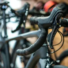 Grupy Shimano szosowe: Która będzie najlepsza dla kolarza amatora?