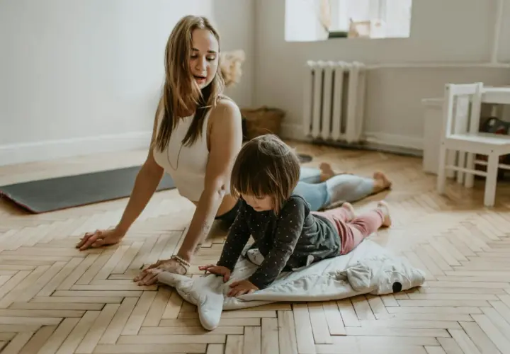 Aktywna mama i tata: Jak pogodzić rodzicielstwo z regularną aktywnością fizyczną?
