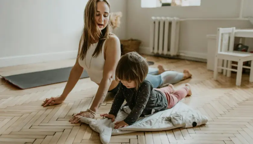 Aktywna mama i tata: Jak pogodzić rodzicielstwo z regularną aktywnością fizyczną?