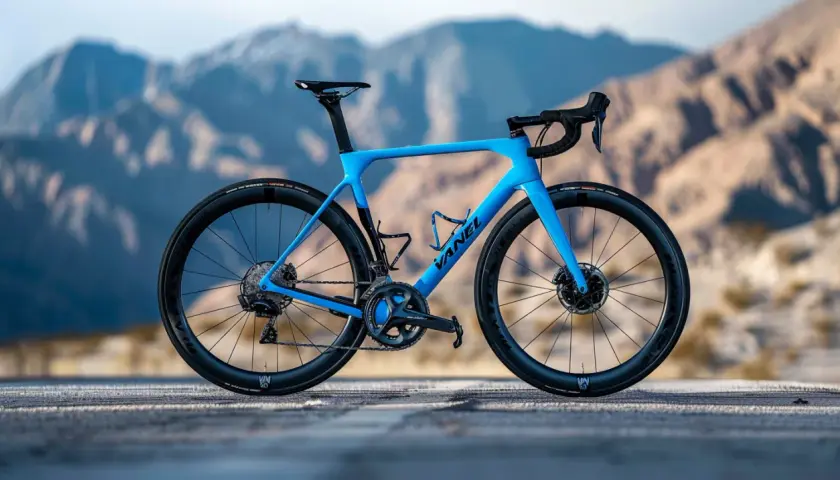Van Rysel: Dlaczego kolarze pokochali tę markę rowerową? Test