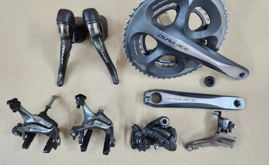 Dura Ace 9000 kontra 7900: Wybierz optymalną wydajność